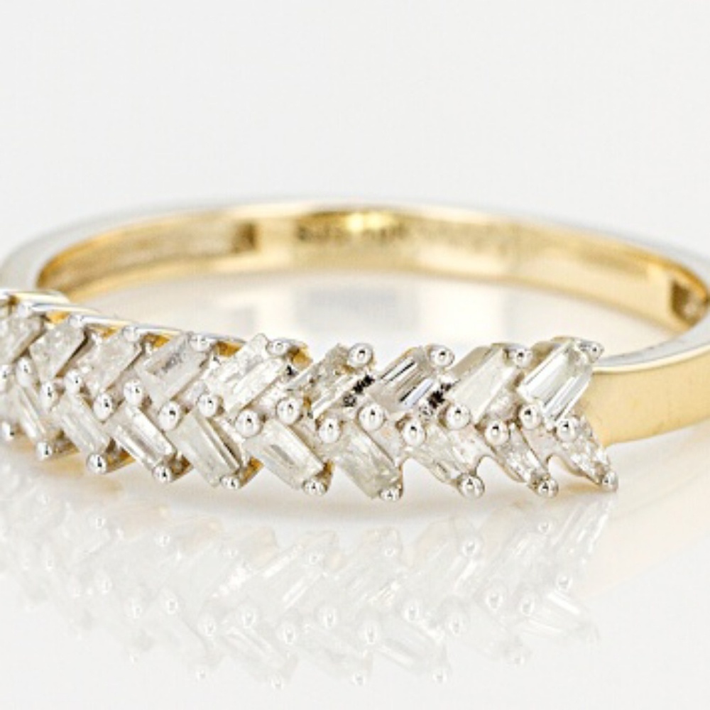 Diamond Chevron 10k YG Ring - Picture 1 of 2